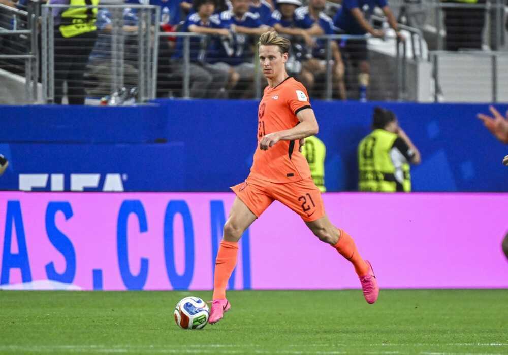 De Jong kh&ocirc;ng ra s&acirc;n thi đấu kể từ World Cup 2026.