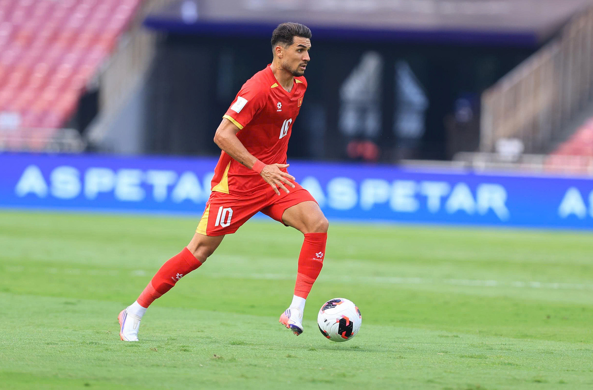 Tuyển Việt Nam nguy cơ mất 3 cầu thủ nhập tịch ở Asian Cup