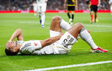 Bellingham d&iacute;nh chấn thương.