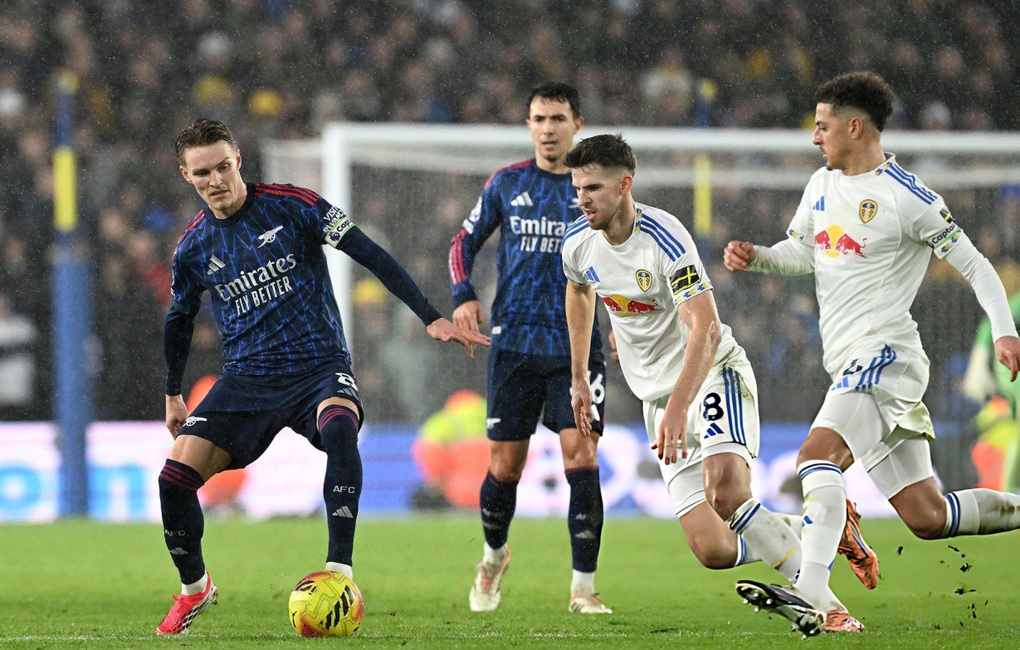 Arsenal đại thắng Leeds, củng cố ngôi đầu Ngoại hạng Anh