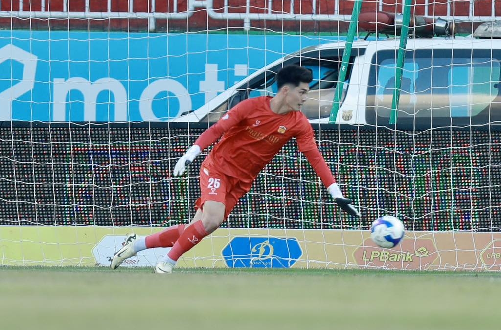 HLV Lê Quang Trãi coi Trần Trung Kiên là niềm cảm hứng của HAGL