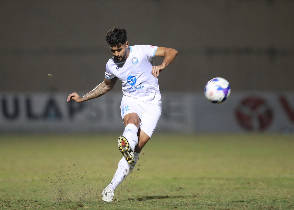 Xuân Son khiến CLB Nam Định hòa Thanh Hóa, CLB Công an TPHCM giành 3 điểm - 3