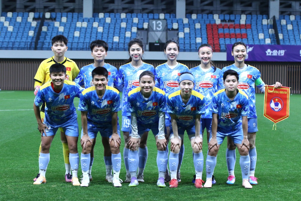 Đội tuyển nữ Việt Nam thua Trung Quốc trước giải châu Á