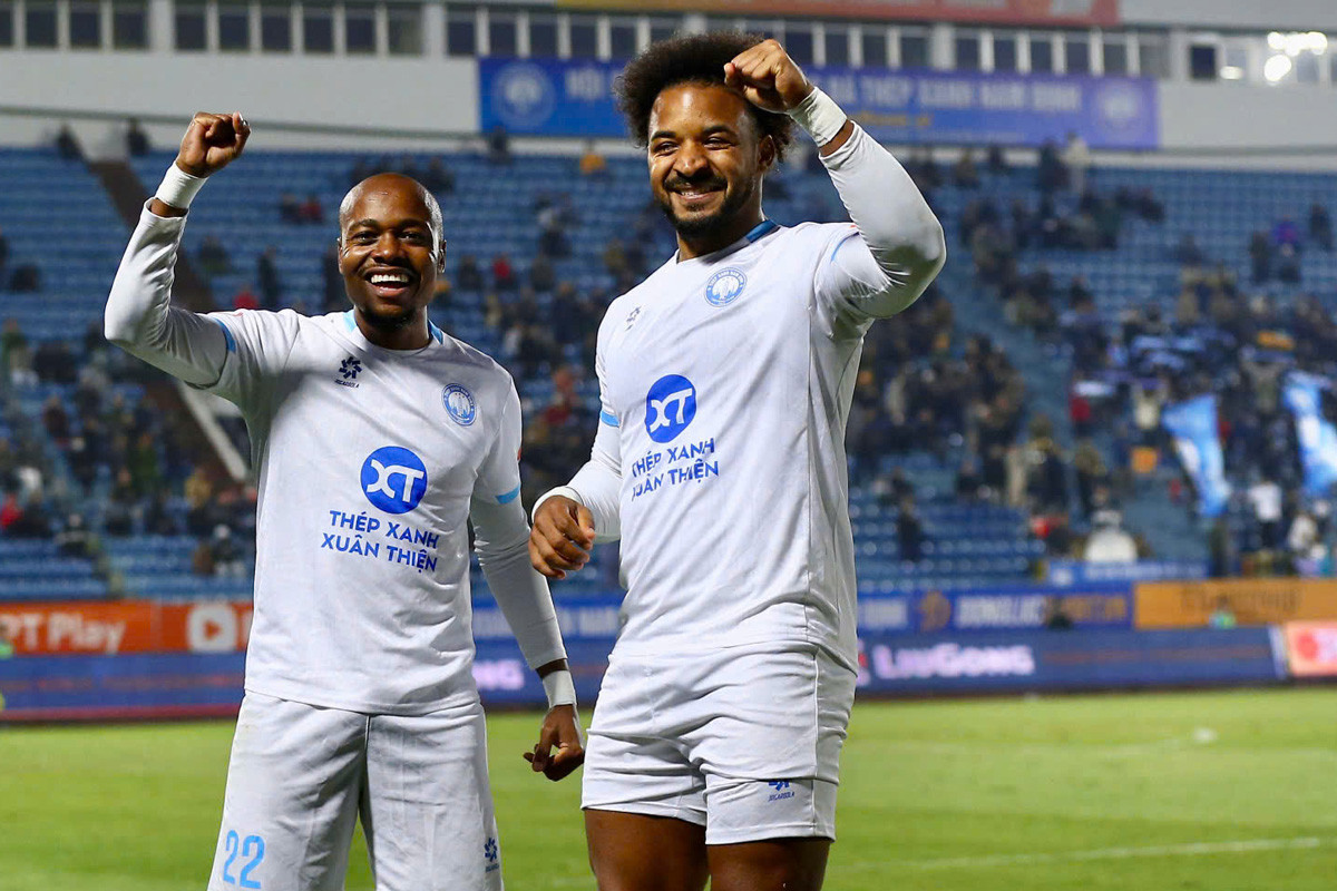 Xuân Son kém duyên ở V-League, HLV Kim Sang Sik có lo?