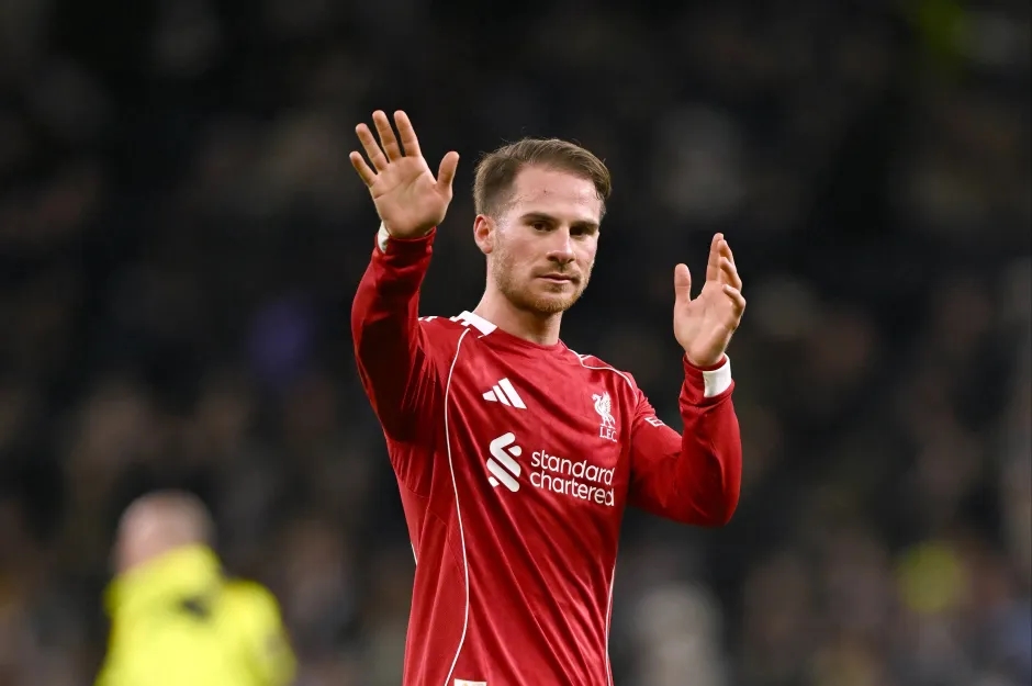 Pennant khuyên Liverpool loại Mac Allister