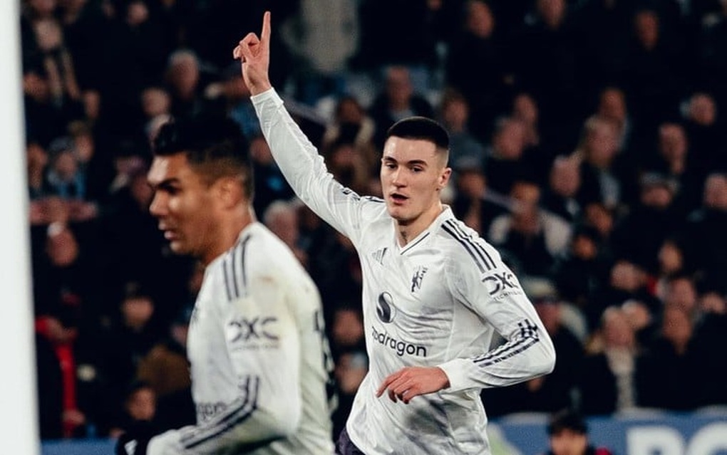 Phản ứng của HLV Carrick khi Man Utd hòa hú vía - 2