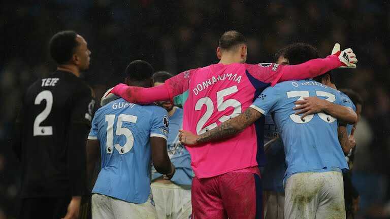 Bức tường thép Donnarumma giúp Man City bám đuổi Arsenal