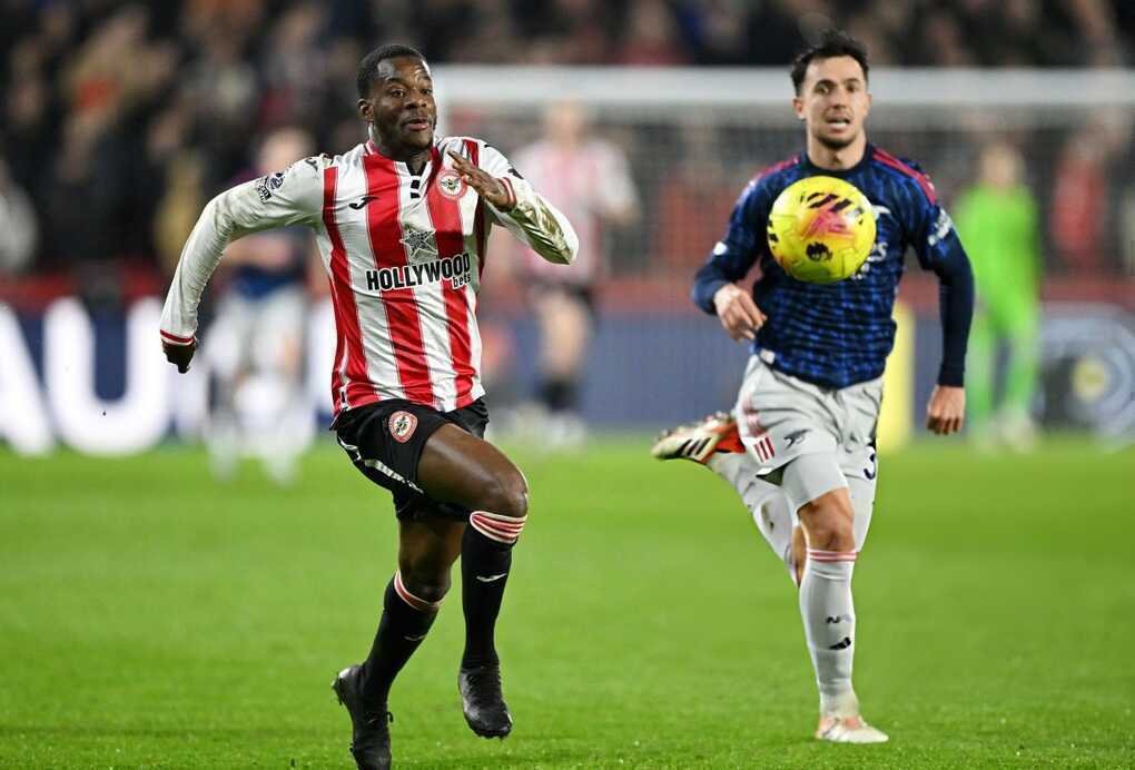 Arsenal bị Brentford níu chân, Man City hưởng lợi trong cuộc đua ngôi vương - 2