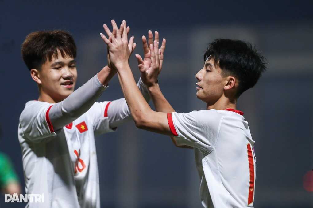 Báo Hàn Quốc bình luận khi đội nhà tranh vé dự World Cup với U17 Việt Nam