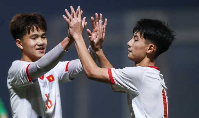 Gặp U17 Việt Nam, báo Hàn Quốc nhắc lại nỗi đau U23