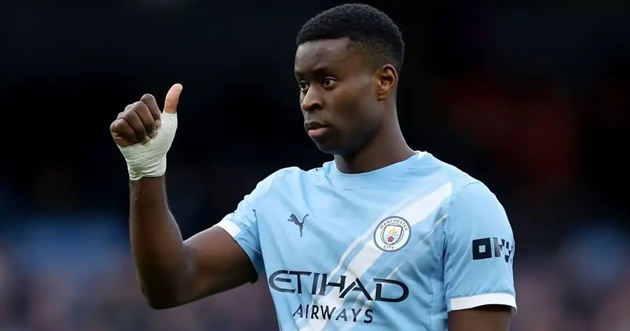 Luật mới giúp Guehi đá FA Cup cho Man City