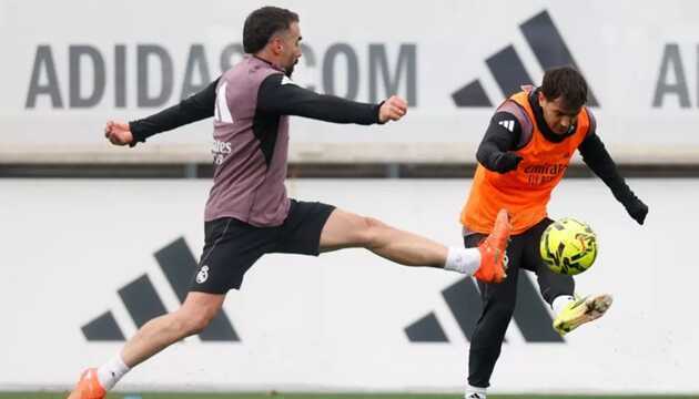 Arbeloa hòa giải Carvajal và canh bạc xoay tua trước Sociedad