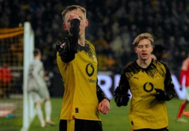 Maximilian Beier lập c&ocirc;ng cho Dortmund.