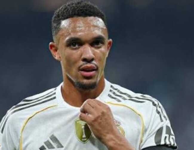 HLV Arbeloa ngả mũ trước đẳng cấp của Alexander-Arnold