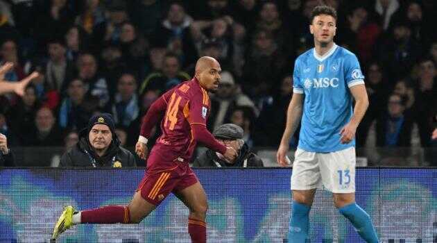 Malen lập cú đúp, tân binh Santos cứu Napoli thoát thua phút 82