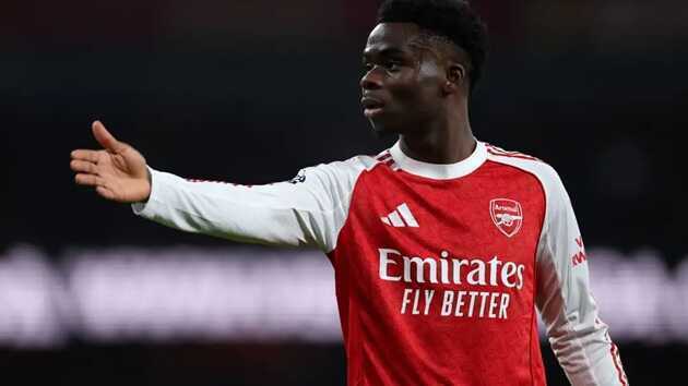 Saka đ&atilde; thể hiện ấn tượng ở trung lộ.