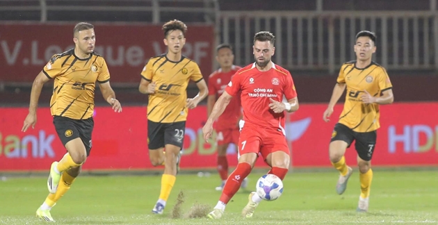 C&aacute;c đội chiếu dưới sẵn sầng th&aacute;ch thức c&aacute;c &ocirc;ng lớn.