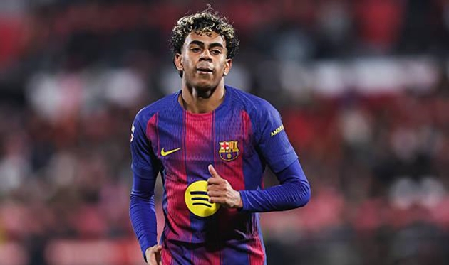 Yamal nén bệnh thi đấu trong ngày Barca thua Girona