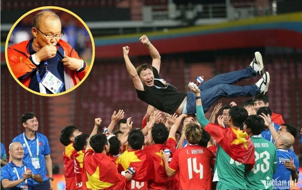 HLV Kim Sang Sik, người hát ‘tái sinh’ hoàn hảo sau thầy Park