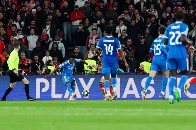 Real đòi nợ Benfica ở lượt đi play-off Champions League