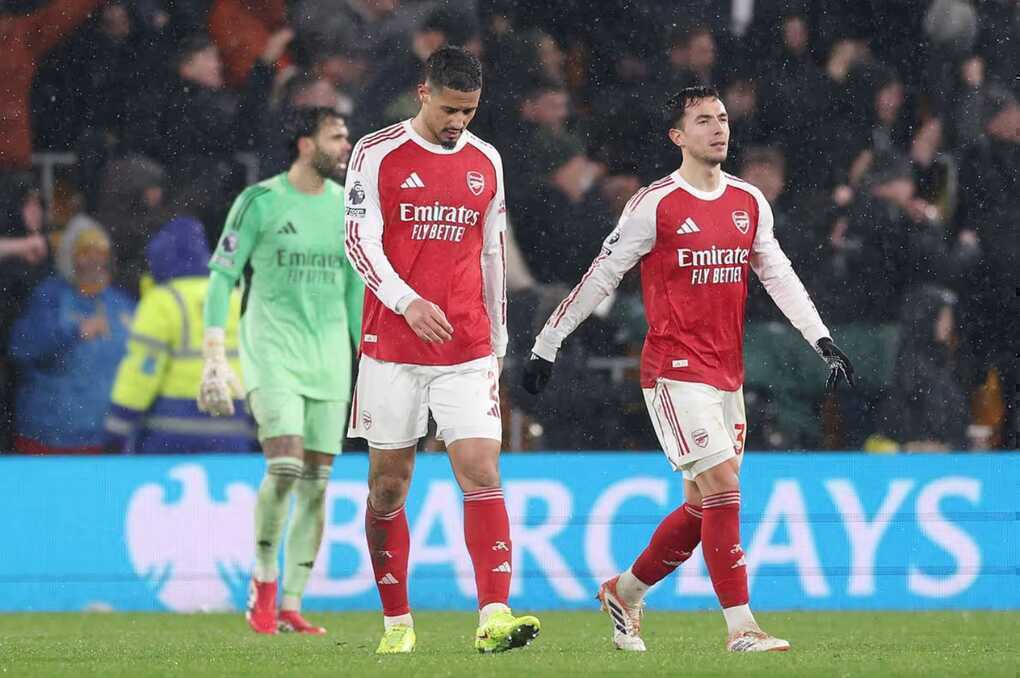 Arsenal lập kỷ lục tệ hại, nguy cơ mất chức vô địch Premier League - 2