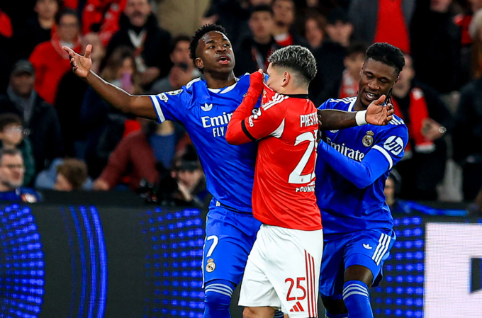 Benfica đáp trả cáo buộc phân biệt chủng tộc với Vinicius