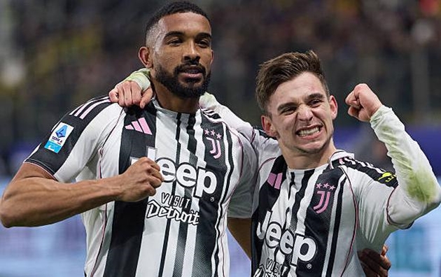 Đè bẹp Parma, Juventus chen chân vào top 4
