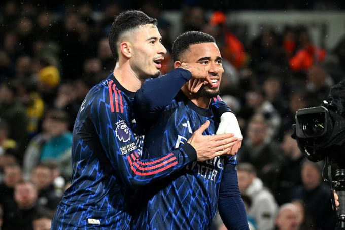 Redknapp: `Arsenal có thể vô địch với cách biệt 10 điểm`