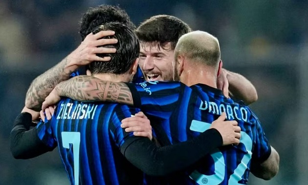 Zielinski lập siêu phẩm sút xa, Inter bỏ xa Milan 8 điểm