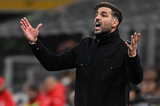 HLV Fabregas cho thấy bản th&acirc;n cũng l&agrave; một chiến lược gia tinh qu&aacute;i.