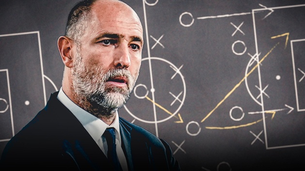 Canh bạc 3 trung vệ của Tudor trước Arsenal