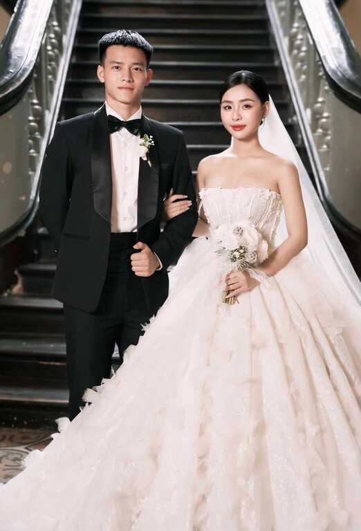 Nửa kia xinh đẹp của các cầu thủ U23 Việt Nam