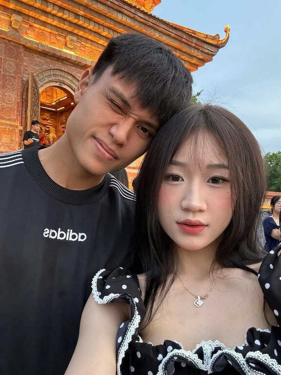 minh phuc ban gai 2.jpg