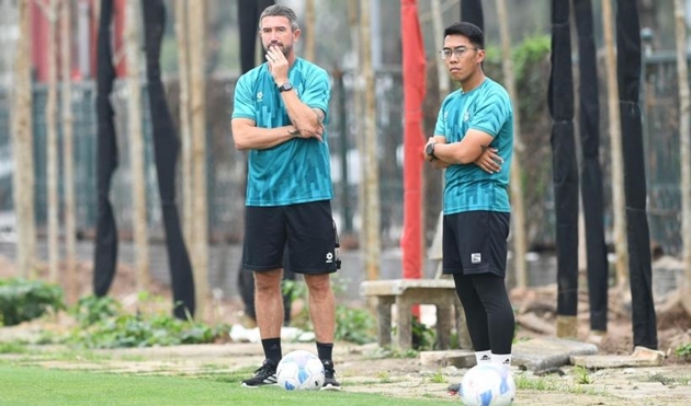 Harry Kewell thừa nhận Hà Nội FC khó bắt kịp đội đầu bảng