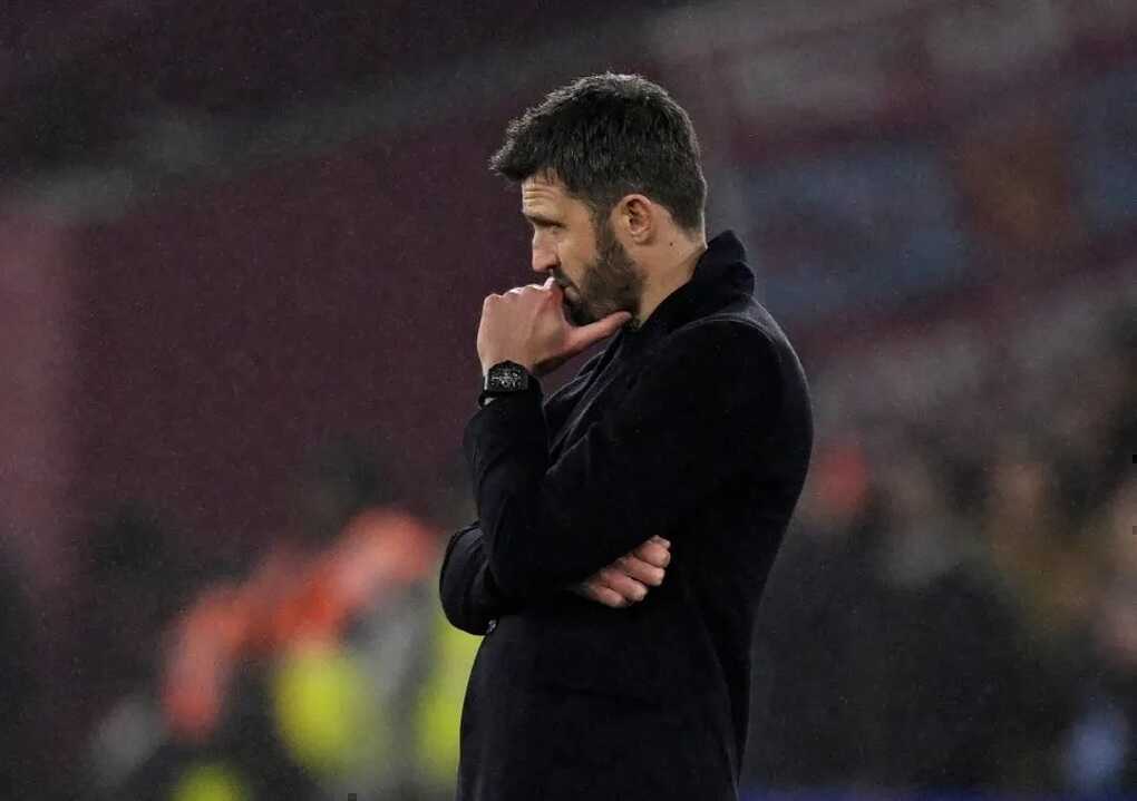 HLV Michael Carrick thừa nhận Everton là thử thách khó khăn với Man Utd - 2