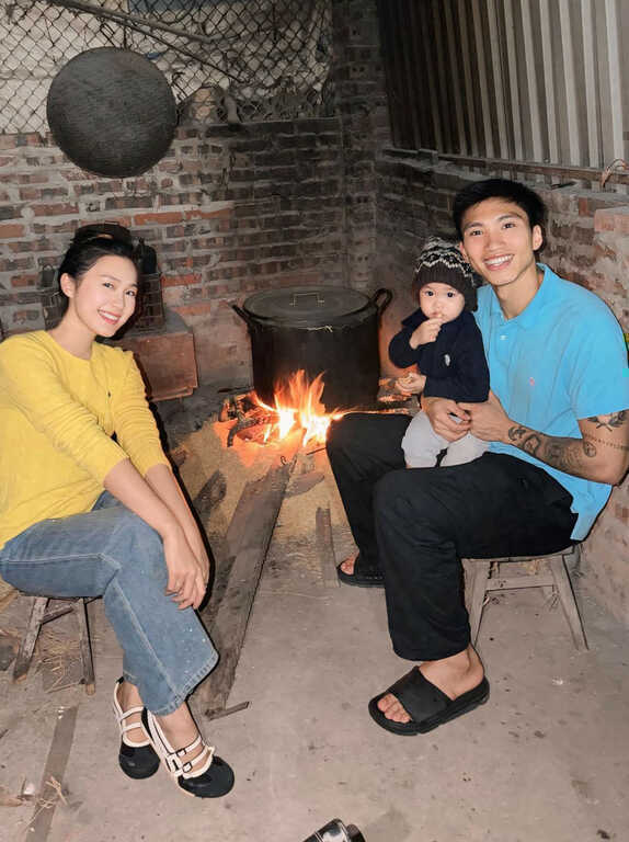 Văn Hậu chơi Tết ~bù~ cùng Hải My