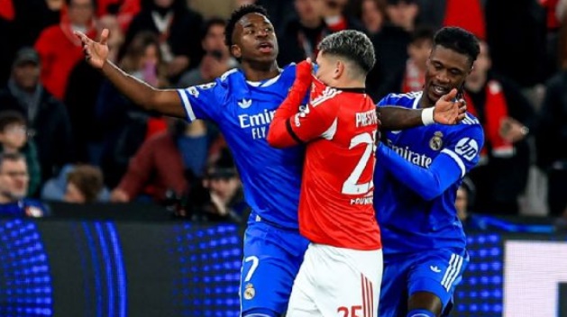 Sao trẻ Benfica thừa nhận dùng từ ngữ nhạy cảm với Vinicius