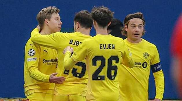 Bodo/Glimt đủ sức g&acirc;y kh&oacute; khăn cho c&aacute;c &ocirc;ng lớn.