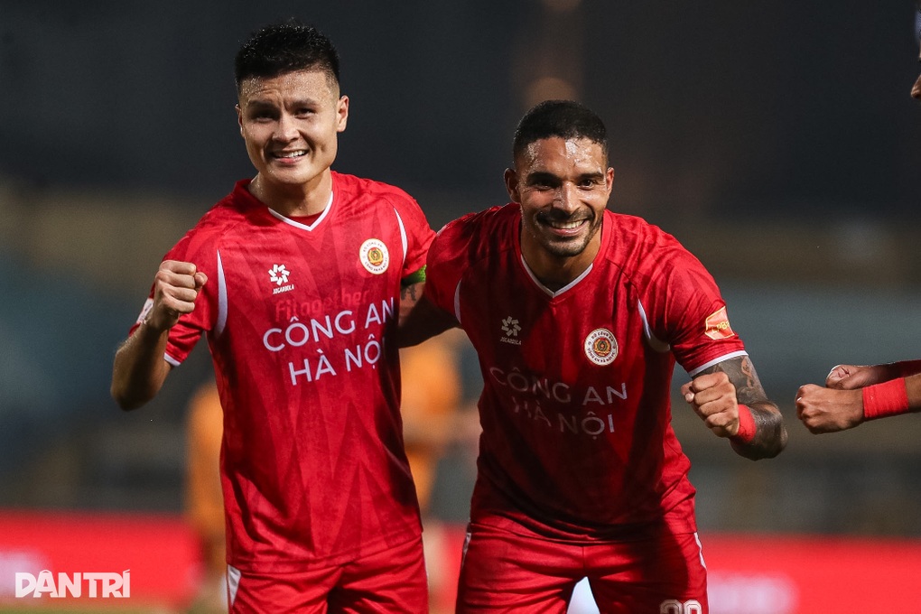 CLB Công an Hà Nội đánh bại HA Gia Lai, xây chắc ngôi đầu V-League - 3