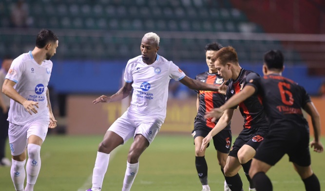 Soi trận Nam Định vs Ninh Bình: Hy vọng từ người cũ Vũ Hồng Việt