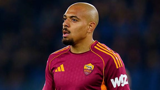 Donyell Malen g&acirc;y ấn tượng trong m&agrave;u &aacute;o Roma.