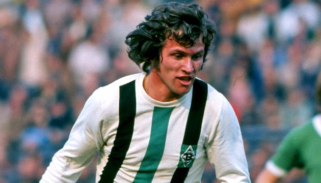 Cựu danh thủ v&agrave; HLV huyền thoại của Monchengladbach.