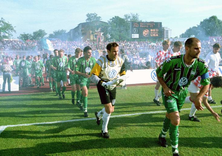 Năm 1997 đ&aacute;nh dấu lần đầu ti&ecirc;n Wolfsburg l&ecirc;n chơi tại Bundesliga. 