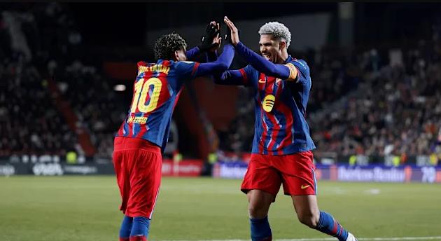 Ronald Araujo nổ s&uacute;ng trong ng&agrave;y trở lại.