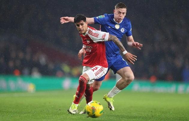 Gary Neville chỉ ra sự bất hợp lý khi Delap đá cánh