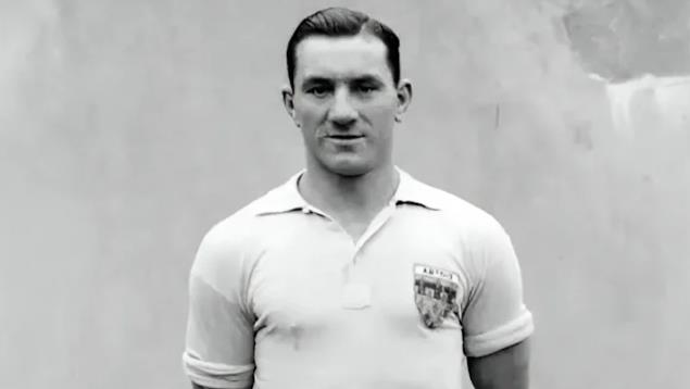  Dembicki ghi 16 b&agrave;n trong 1 trận đấu cho Lens.