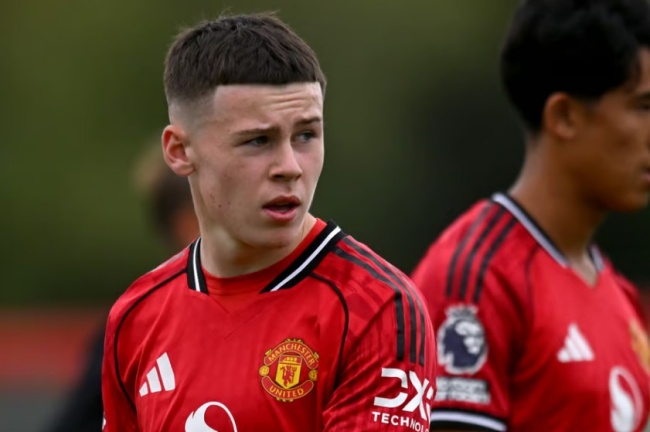 Kai Rooney phủ nhận thông tin ký hợp đồng khủng với MU