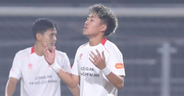 Khoa Ngô gây sốt V-League và làn gió mới từ bóng đá Úc