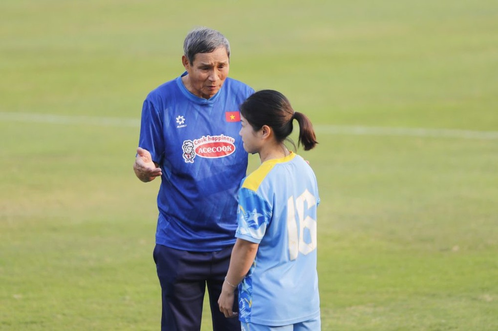 AFC quan tâm đặc biệt đến HLV Mai Đức Chung trước Asian Cup 2026 - 2