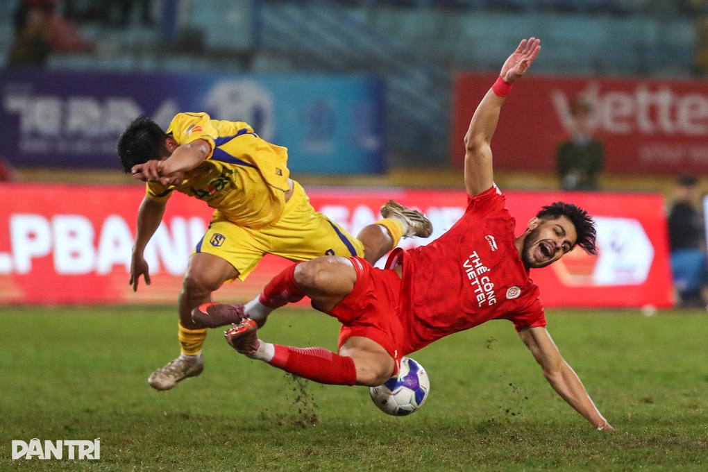 CLB Công an TPHCM thua Thanh Hóa, SLNA thắng đậm Thể Công Viettel - 3